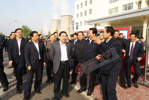 省市领导一行在原平市铝工业循环经济园区观摩检查