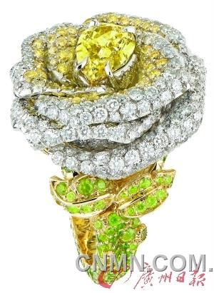 Dior花朵戒指