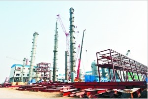 鹤煤集团年产60万吨甲醇项目施工现场