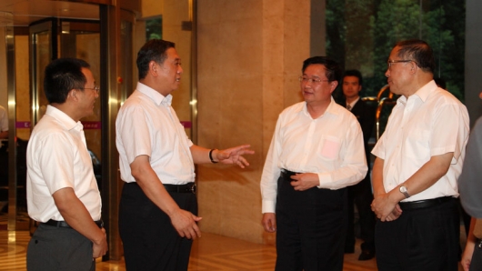湖北省委书记李鸿忠会见罗涛总经理