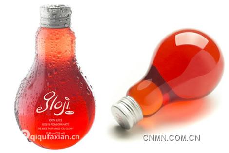 Gloji 这个灯泡瓶包装曾在2008年Pentawards上获得了果汁饮料包装类金奖。Gloji 混合型果汁饮料让人感觉到的是能量的源泉，如同灯泡给人带来光明，Gloji 灯泡饮料似乎也可以带给你取之不尽的力量