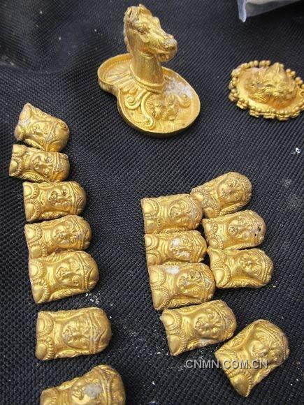 保加利亚发现大量千年前精美黄金首饰