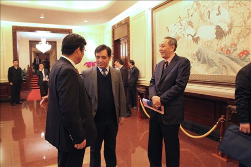 金川董事长_金川啤酒图片