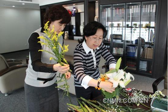 中色国贸举办“美花娘”插花作品展示评比活动