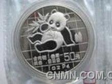 89熊猫1盎司50元钯金币 (图片来源：资料图)