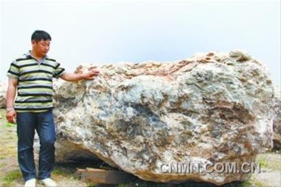 阜新出现的这块水草玛瑙，38.7吨，是已知世界最大的水草玛瑙。