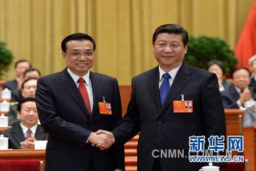 2013年3月15日 习近平同李克强亲切握手 2013年3月15日 习近平同李克强亲切握手