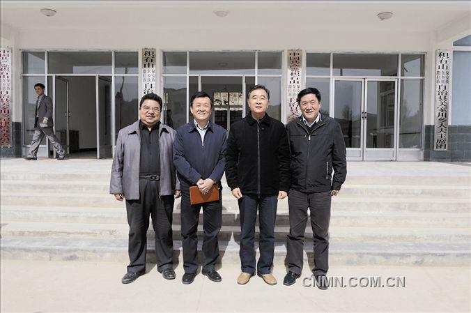 国务院副总理汪洋到国家贫困县——甘肃省临夏州积石山保安族东乡族