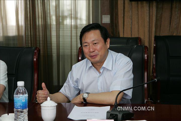 中国石油云南销售分公司副总经理魏秋冬讲话。