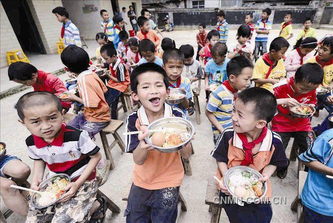 寨脚村小学的午餐