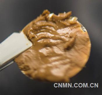 莱斯大学发明的能够在高温环境中使用的粘土-锂离子电池