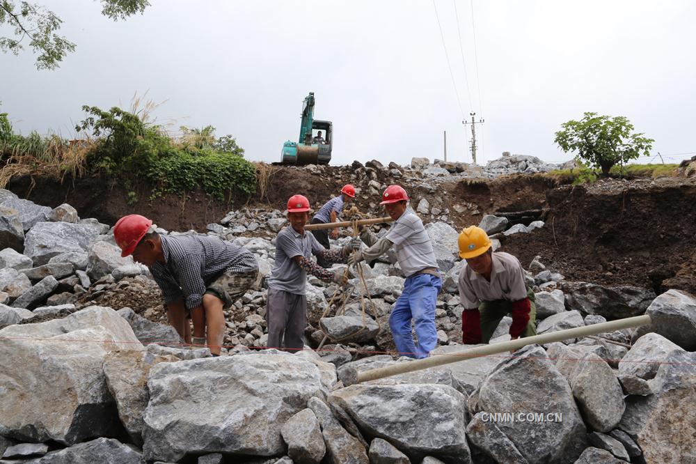 近日，安徽安庆地区发生了大暴雨，铜陵有色金属集团控股有限公司安庆铜矿矿区内部分道路、桥梁及水库坝体受到不同程度损坏。