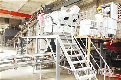 茅林等老同志获抗战胜利纪念章