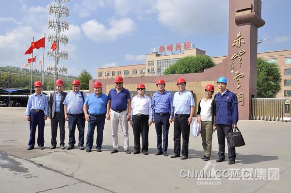 9月18日上午，蒙古共和国工业部部长额尔登巴特、部长助理图雅，铜冶炼项目部总经理巴特苏伦，额尔登特矿业公司总经理达瓦策仁，摩安瑞公司招待董事李平安等一行8人，到赤峰云铜参观考察。赤峰云铜总经理韩智等陪同参观了金峰富氧双侧吹熔池熔炼炉、双炉粗铜连续吹炼炉和湿法电解生产线，随后双方进行了座谈交流。