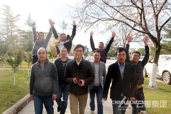 2016年2月6日，南半球，秘鲁，云铜集团派出的11名赴秘鲁铜业工作的工程师，在这里迎接猴年新春。不光是中国的领导、同事齐聚一堂，还有秘鲁的同事也加入进来和大家一起过中国年，欢乐的气氛让这些远在南美洲的游子忘却了思乡之愁、相思之苦，感受到了中铝大家庭的温暖。