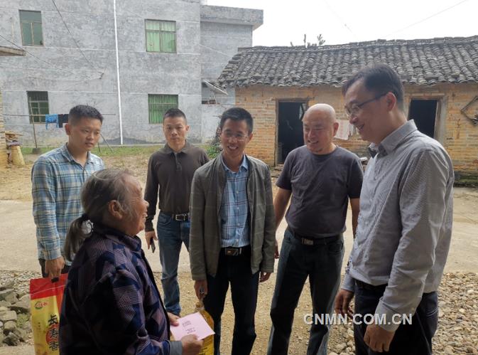 中国瑞林深入扶贫点万安县罗塘乡村背村