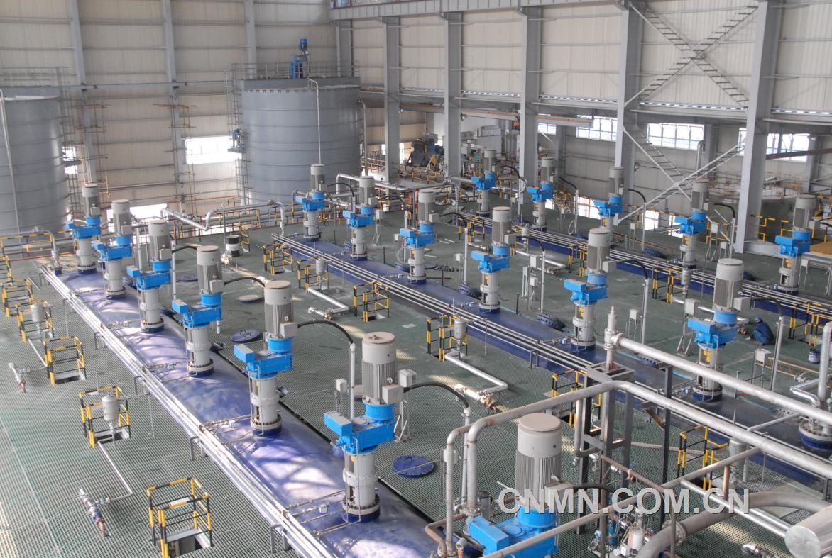 丹霞冶炼厂氧压浸出工序。