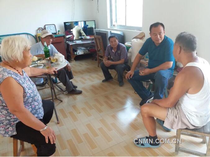 跨界书记”为困难村百姓的幸福生活操碎了心