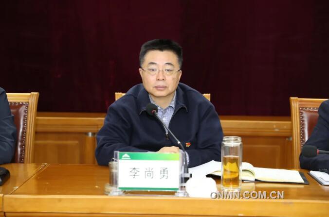 李尚勇要求金川各部门各单位要迅速传达学习干部大会精神,特别是要