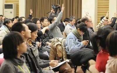 2011年完善审批备案流程 服务好外国金融信息提供商