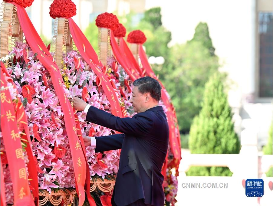 烈士纪念日向人民英雄敬献花篮仪式在京隆重举行 习近平等党和国家领导人出席