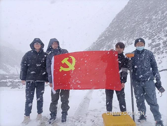 雪域高原上的地质人——记江西省地调院基础所西藏分院