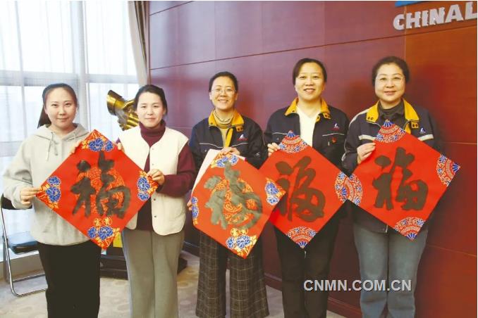 新春走基层｜大红灯笼高高挂，“福”字飘香年味浓