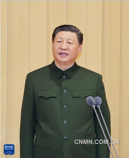 中国人民解放军信息支援部队成立大会在京举行 习近平向信息支援部队授予军旗并致训词