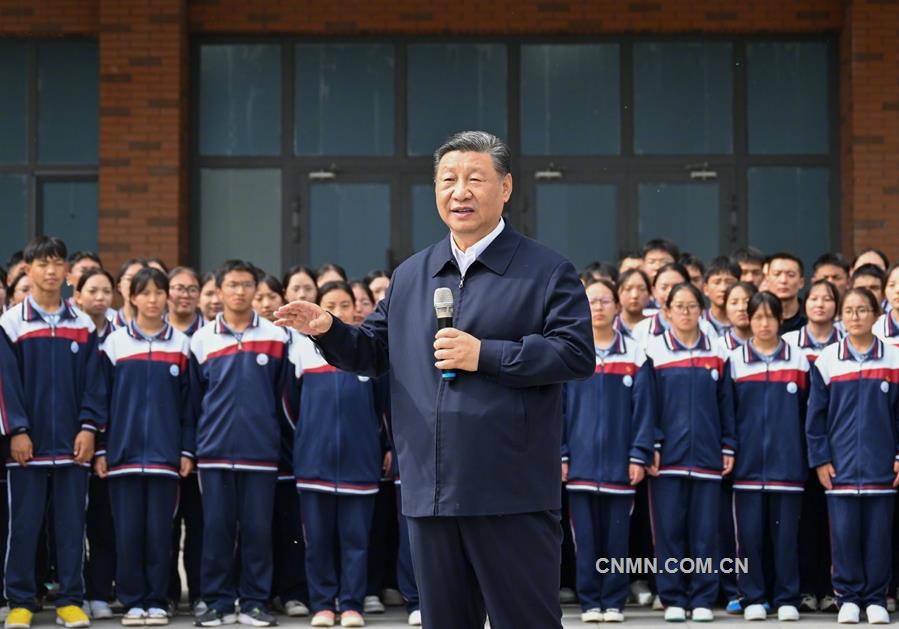 习近平在青海考察调研