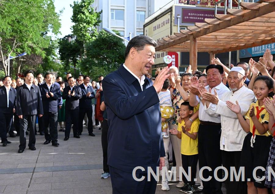习近平：五十六个民族凝聚在一起就是中华民族共同体