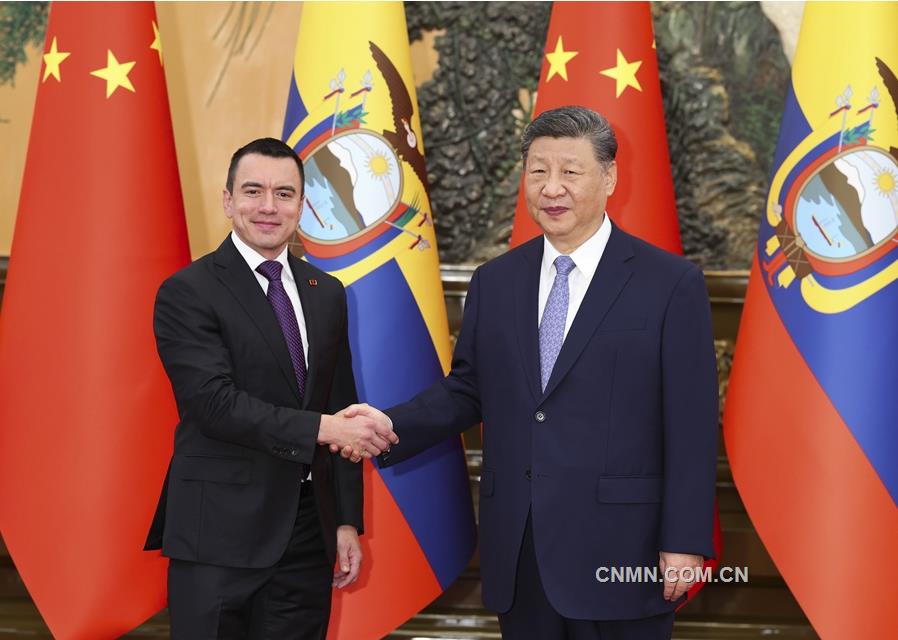 習近平會見厄瓜多爾總統諾沃亞