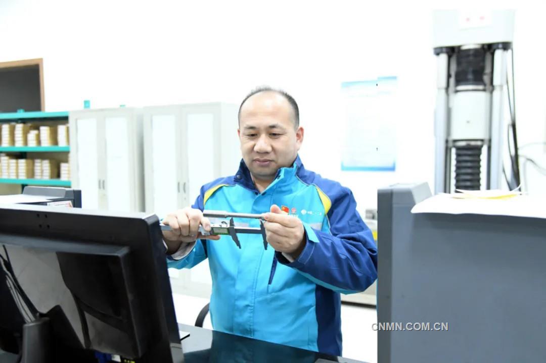 以精益求精的品质坚守书写新时代劳模答卷——记全国劳动模范、五一劳动奖章获得者中国二十二冶技术人员李景生