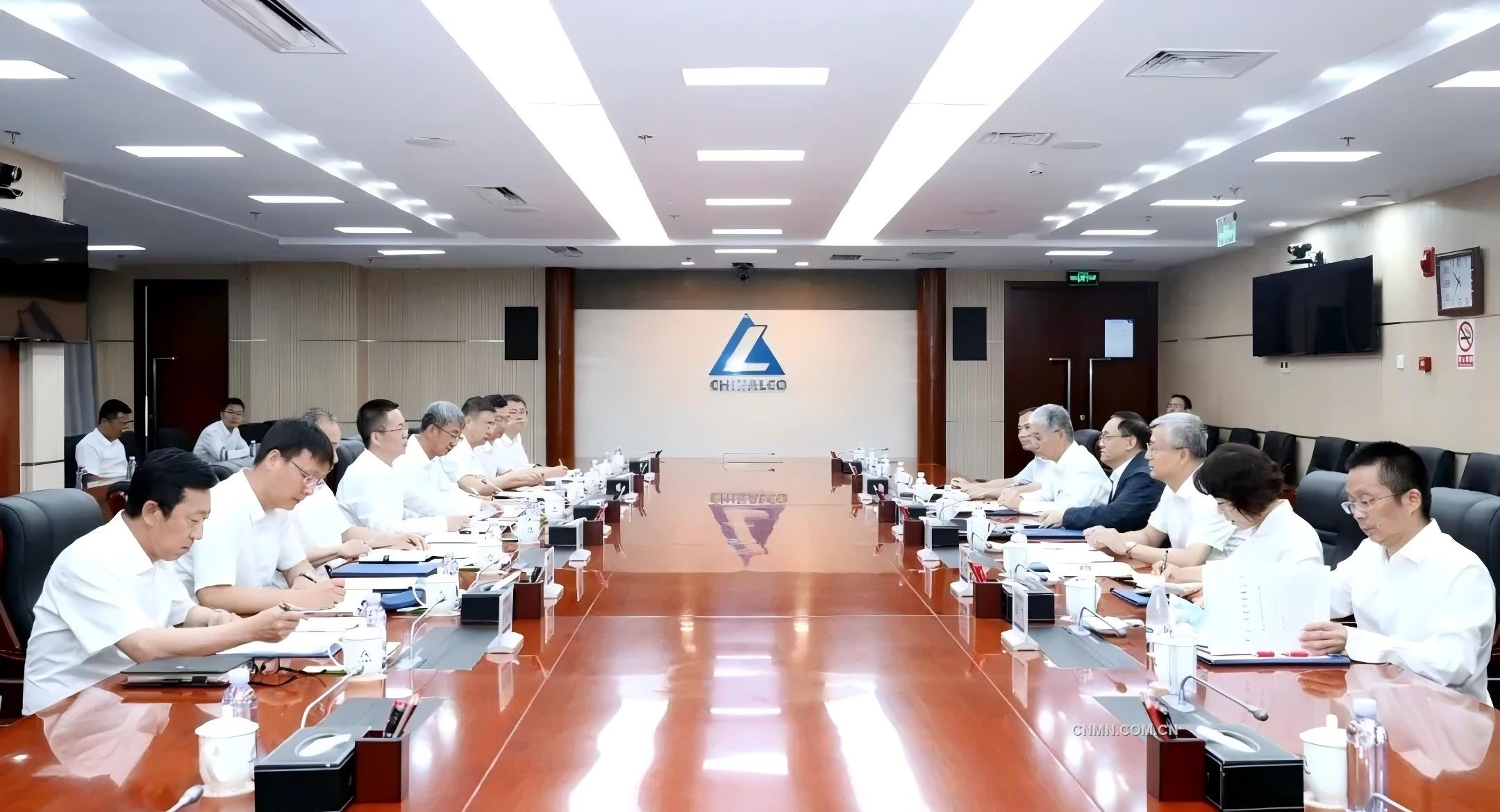 段向东与中国一重党委书记、董事长吕智强会谈