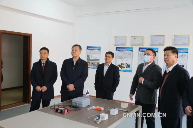 葛红林到地调中心、地研院调研