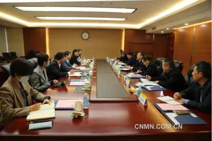 葛红林会见中国期货业协会会长洪磊一行