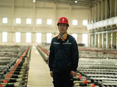铜辉映照初心 吊臂丈量匠心——记内蒙古自治区劳动模范、赤峰云铜员工刘学义