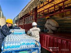 东方钛业开展“夏送清凉”慰问活动
