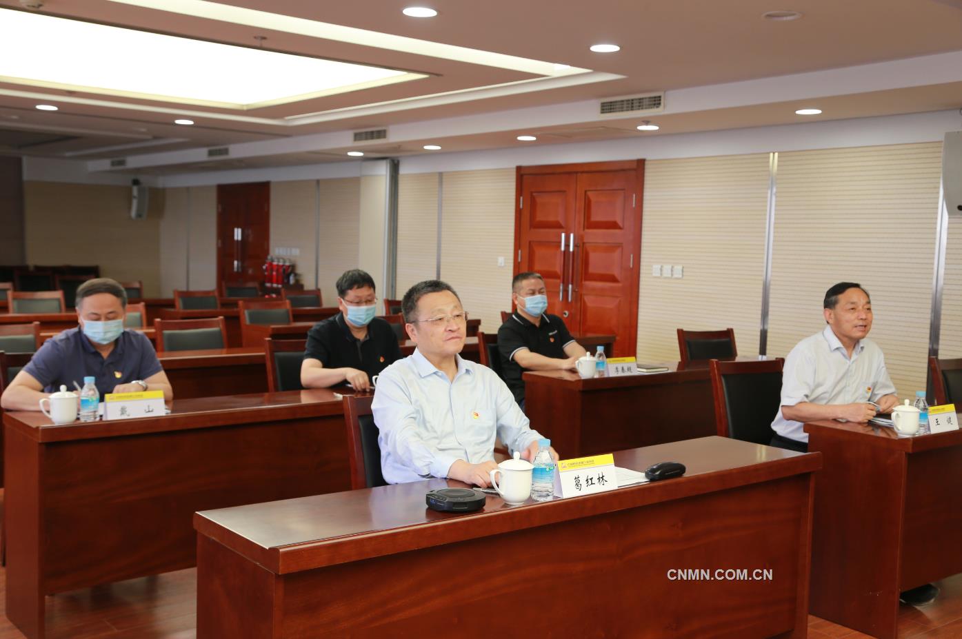 有色协会党委常委调研代管协会党建工作